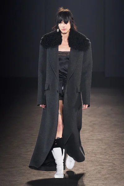 Look 24